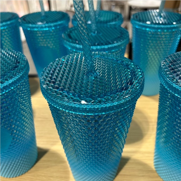 Starbucks Blue Ombre Aqua Splash Tumbler Cold Cup Grande 16oz New 2023 Release - Picture 6 of 7